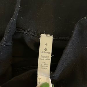 Lululemon wunder under leggings size 4 black full length